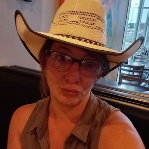 Meet your Posher, Kay